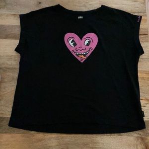 Uniqlo x Keith Haring Heart Black Short Sleeve Top